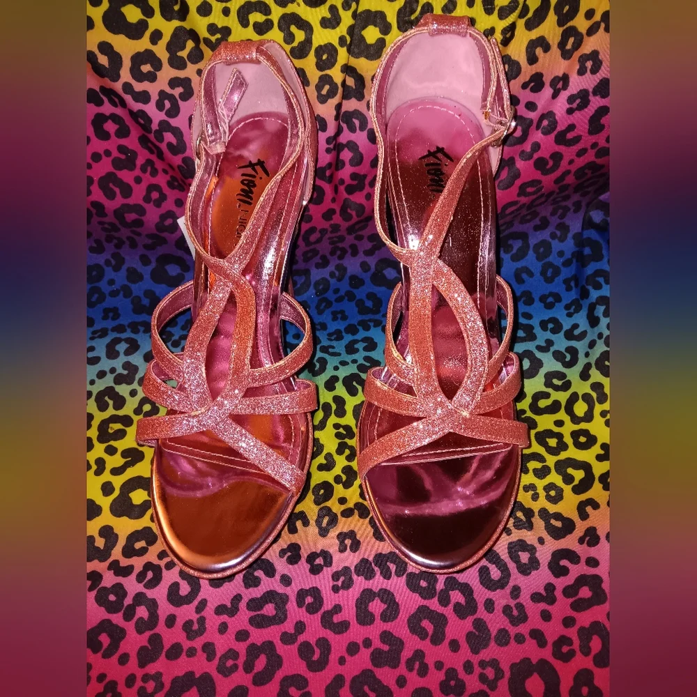 Beautiful heels - Picture 2 of 7